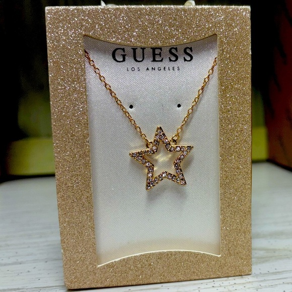 Guess Star necklace in gift package - Picture 1 of 2
